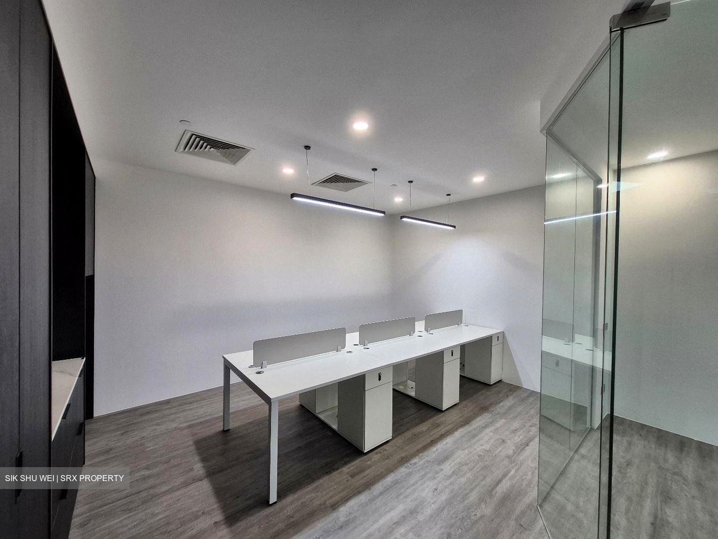North Bridge Centre (D7), Office #558797971